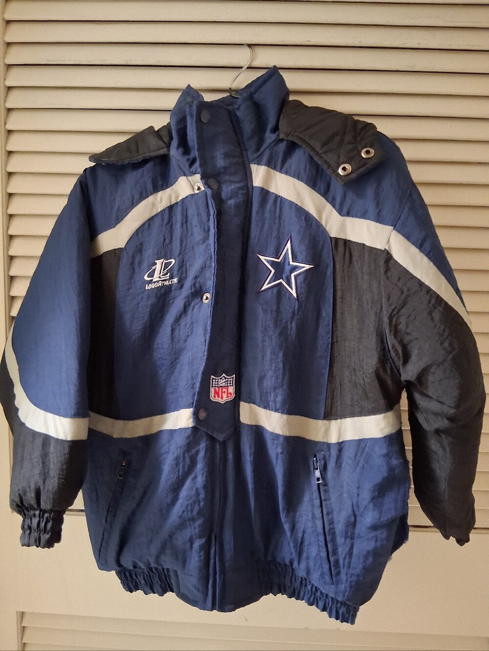 Dallas Cowboys Youth Large Navy Blue Puffer Jacket with NFL Logo